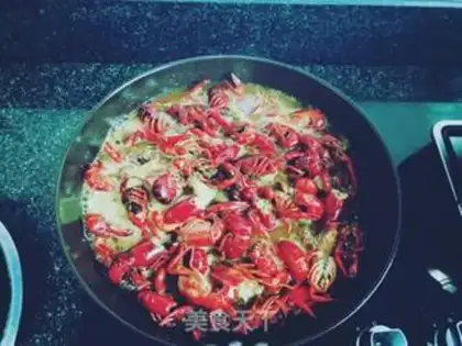 Make Thirteen fragrance lobster step 3
