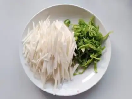 Make White peppers, fried meat step 2