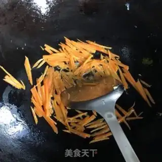 Make Carrot pepper and fried eggs step 3