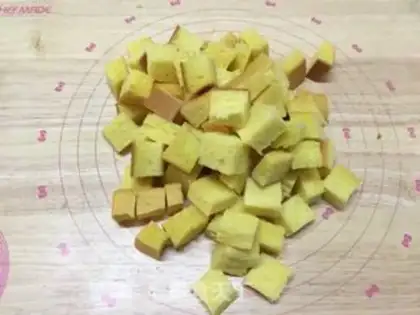Make Cubes of custarded coconut step 2