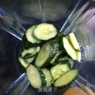 Make Honey cucumber juice step 1