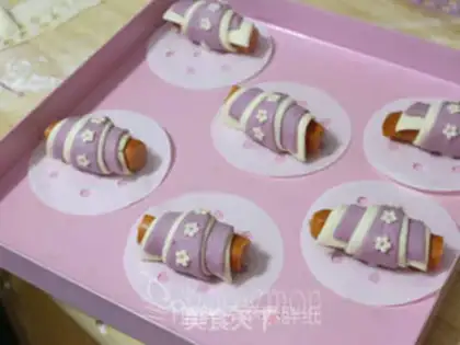 Make Rolling sausages step 7