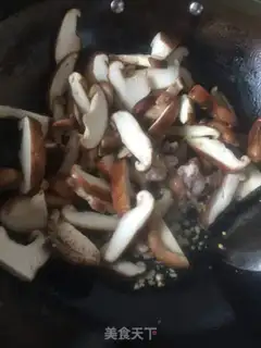 Make Meatloaf mushrooms step 1