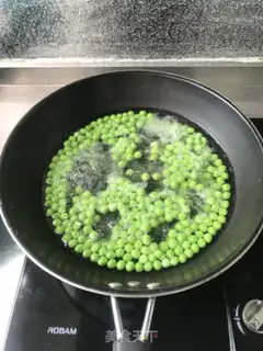 Make Peas fried tomatoes step 0