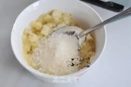 Make Mming Banana Coconut step 3