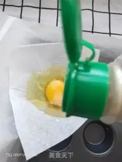 Make A quick breakfast sandwich step 2