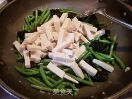 Make ♪ Bean-dry-muck-dum-dum-dum-dum-dum-dum ♪ step 6