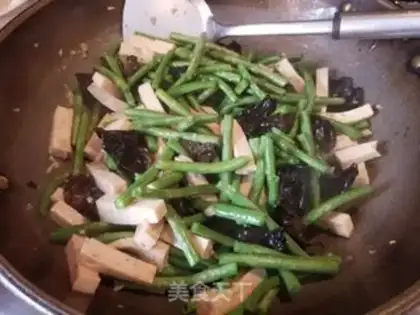 Make ♪ Bean-dry-muck-dum-dum-dum-dum-dum-dum ♪ step 8