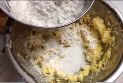 Make Piggy cookies step 4