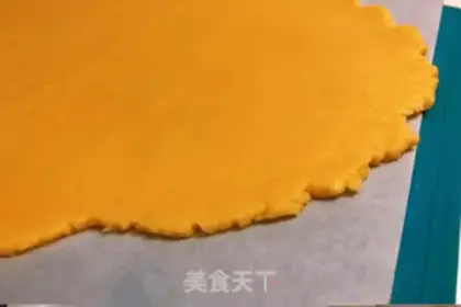Make Piggy cookies step 6