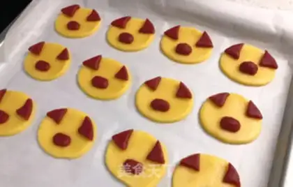 Make Piggy cookies step 10