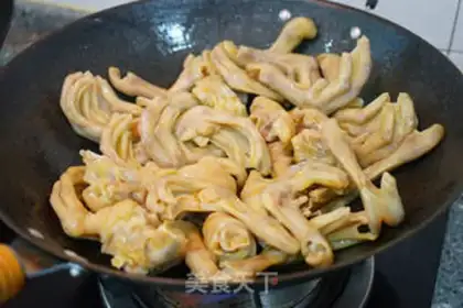 Make Spicy duck palms step 6