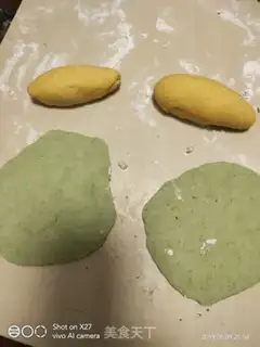 Make Toon corn buns step 1