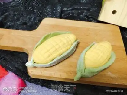 Make Toon corn buns step 3