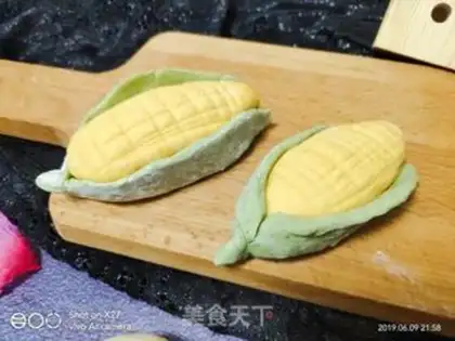 Make Toon corn buns step 4