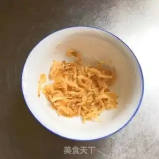 Make Pork shrimp pelt soup step 1