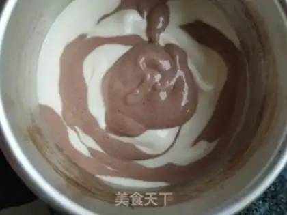Make Zebra yogurt cake step 16