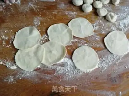 Make Northeast dumplings step 3