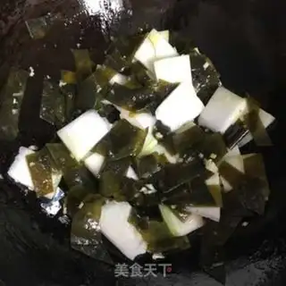 Make Pork shrimp pelt soup step 4