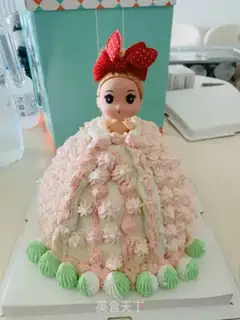 Make Barbie doll cake step 4