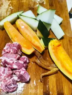 Make Pumpkin-bone soup step 0