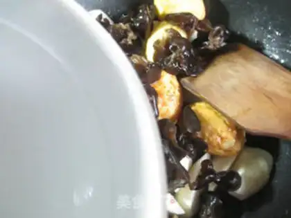 Make Black and white eggs step 5
