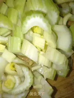 Make Tofu-coated celery step 2