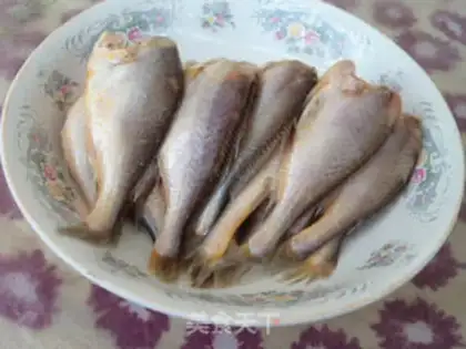 Make Cake-cooked yellow fish step 1