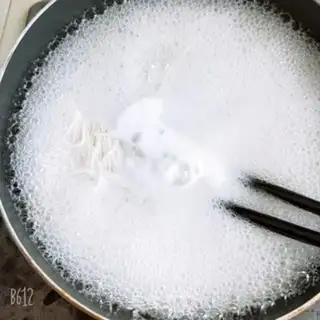 Make Spicy chicken silk noodles step 3