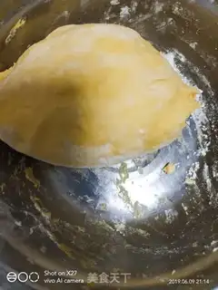 Make Toon banana buns step 2