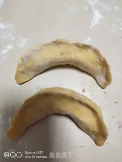 Make Toon banana buns step 4
