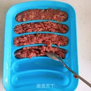 Make Garlic pork sausage step 4