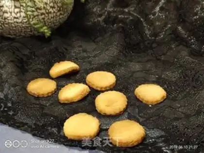 Make A flower cookie step 7