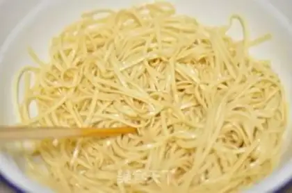 Make Japanese noodles step 1