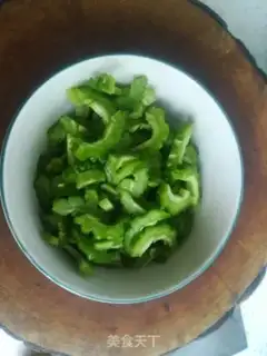 Make Scrambled eggs step 2
