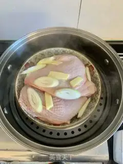 Make Hands tore chickens step 1