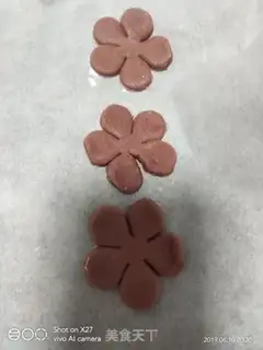 Make Red-crackers step 5