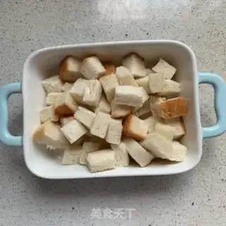 Make Toast pudding step 1