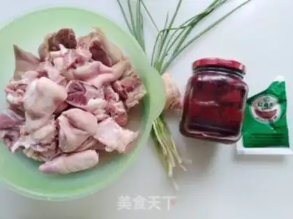 Make Southern milk pig hoof step 0