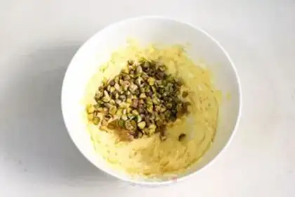 Make Tea pistachio cookies step 5