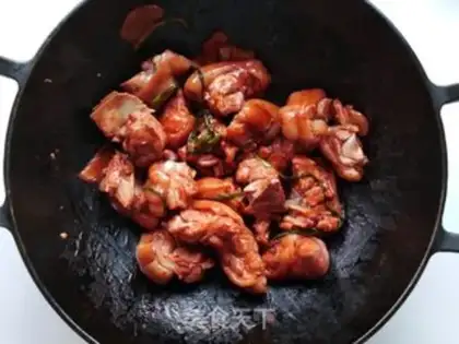 Make Southern milk pig hoof step 5