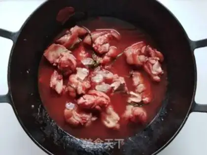 Make Southern milk pig hoof step 7