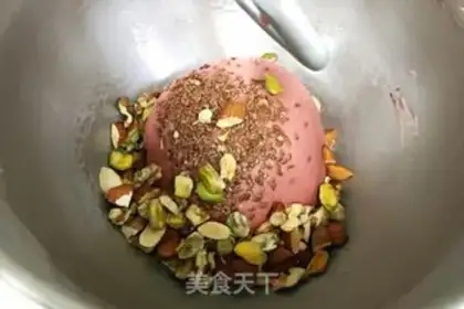 Make Pyramid nuts step 4
