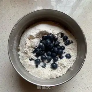 Make Blueberry muffy step 3