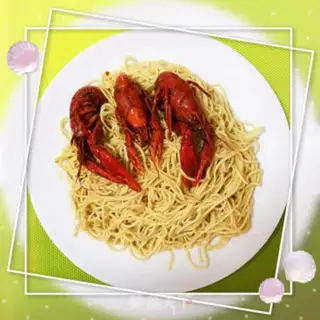 Make Thirteen crayfish noodles step 6