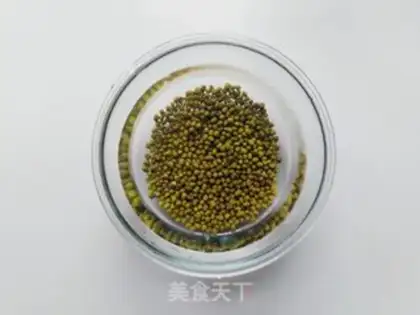 Make Green bean sprouts step 1