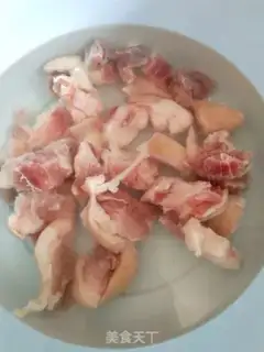 Make Red burning pig hoof step 0