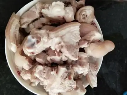 Make Red burning pig hoof step 2