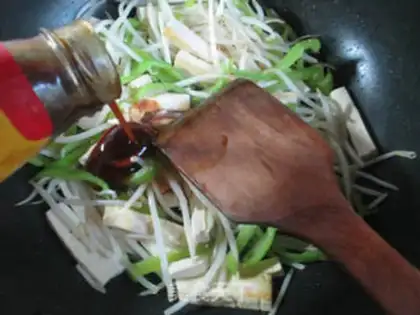 Make The green bean sprouts step 6
