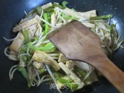 Make The green bean sprouts step 7